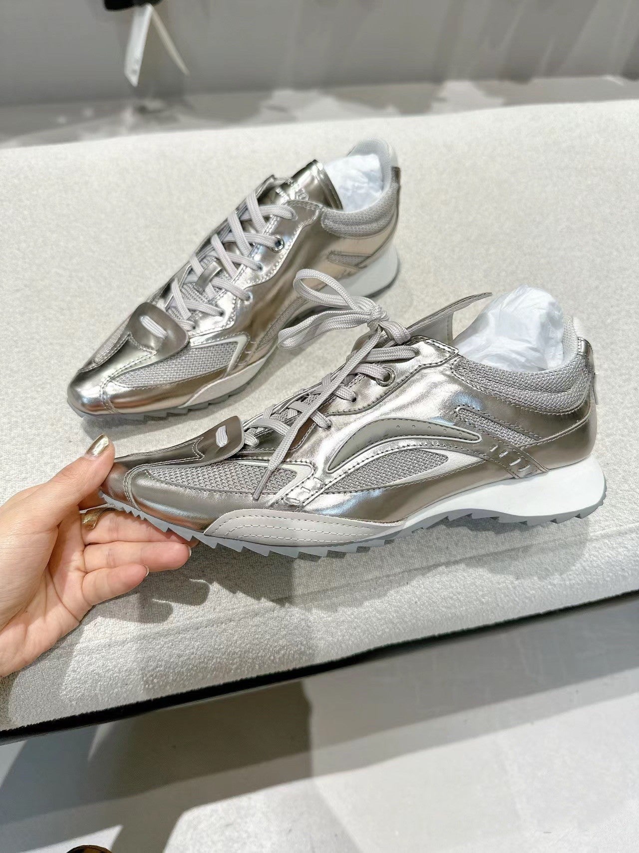 Asymmetric Tongue Boxing Shoes Women's Thick Sole Versatile Casual Sports Shoes Increase Height, Show Legs, and Fine Moral Training Shoes